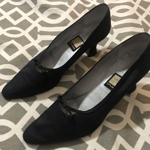 Black Nina pumps